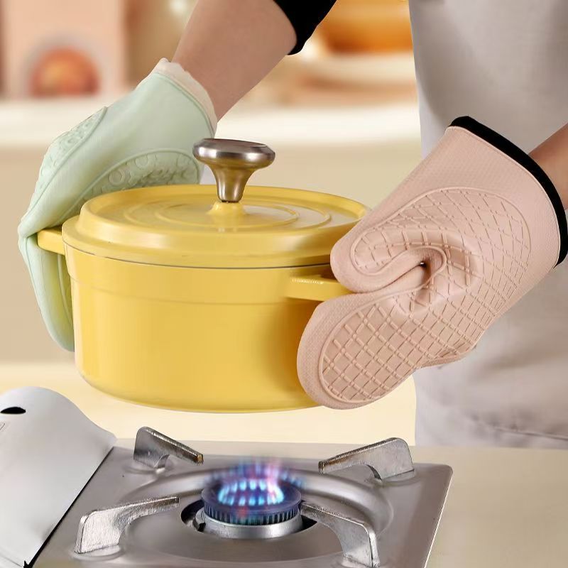 قطعتان من قفازات العزل الحراري - مراجعة Oven Mitt Silicone وسعره